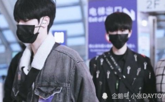 娱乐吃瓜君贺峻霖严浩翔,揭秘娱乐圈幕后故事