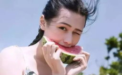 吃瓜网红头像女生版图片,揭秘网红头像中的时尚魅力